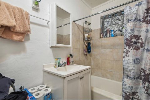 Casa en alquiler en Tampa, Florida, 3 dormitorios, 94.39 m2 № 1915794 - foto 9