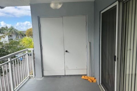 Condo in Cutler Bay, Florida, 2 bedrooms  № 2079927 - photo 19