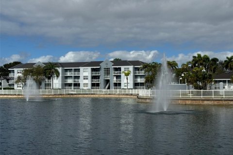 Condo in Cutler Bay, Florida, 2 bedrooms  № 2079927 - photo 10