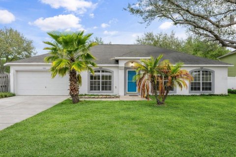 Casa en Fruitland Park, Florida 4 dormitorios, 207.92 m2 № 2105468