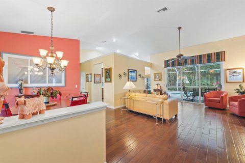 House in Palm City, Florida 3 bedrooms, 192.77 sq.m. № 2402396 - photo 6