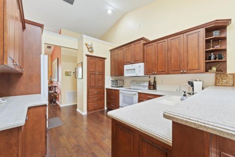 House in Palm City, Florida 3 bedrooms, 192.77 sq.m. № 2402396 - photo 11