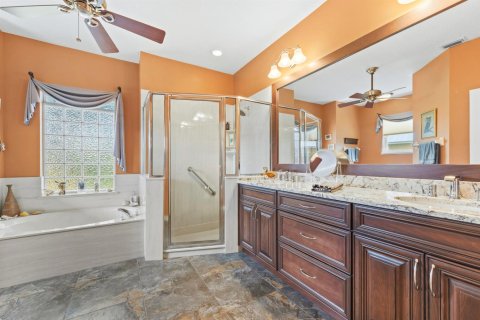 House in Palm City, Florida 3 bedrooms, 192.77 sq.m. № 2402396 - photo 19
