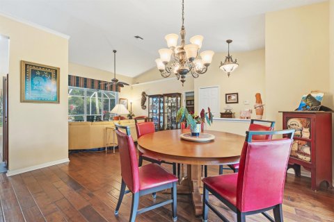 House in Palm City, Florida 3 bedrooms, 192.77 sq.m. № 2402396 - photo 7