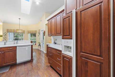 House in Palm City, Florida 3 bedrooms, 192.77 sq.m. № 2402396 - photo 12