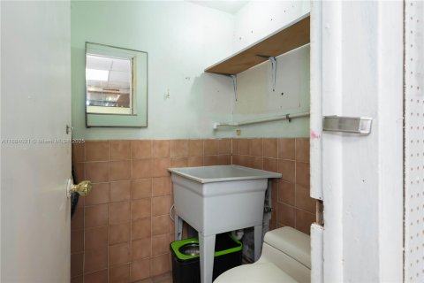 Immobilier commercial à vendre à Hialeah, Floride № 2089058 - photo 17