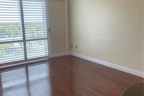 Condo in Miami, Florida, 1 bedroom  № 2016704 - photo 4