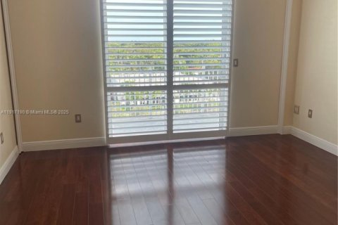 Condo in Miami, Florida, 1 bedroom  № 2016704 - photo 5