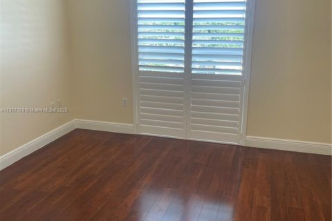 Condo in Miami, Florida, 1 bedroom  № 2016704 - photo 7