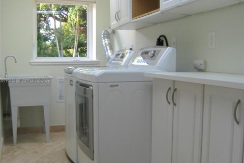 Casa en venta en Pinecrest, Florida, 4 dormitorios, 284.56 m2 № 2050048 - foto 21