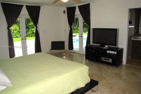 Casa en venta en Pinecrest, Florida, 4 dormitorios, 284.56 m2 № 2050048 - foto 9