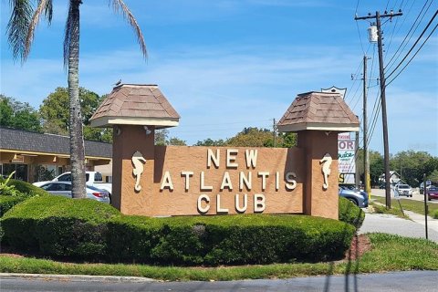 Condo in Largo, Florida, 2 bedrooms  № 2148543 - photo 2