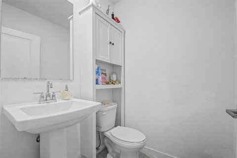 Купить таунхаус в Флорида-Сити, Флорида 3 спальни, 140.47м2, № 2079583 - фото 15