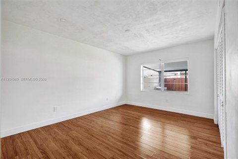 Adosado en venta en Miami, Florida, 3 dormitorios, 97.55 m2 № 2041277 - foto 20