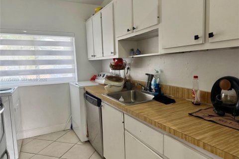 Купить таунхаус в Майами, Флорида 3 спальни, 97.55м2, № 2041277 - фото 6