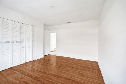 Adosado en venta en Miami, Florida, 3 dormitorios, 97.55 m2 № 2041277 - foto 21