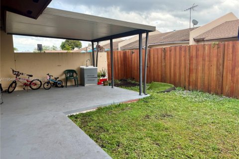 Купить таунхаус в Майами, Флорида 3 спальни, 97.55м2, № 2041277 - фото 13