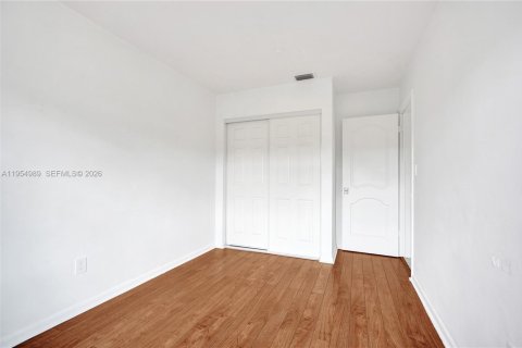 Adosado en venta en Miami, Florida, 3 dormitorios, 97.55 m2 № 2041277 - foto 24