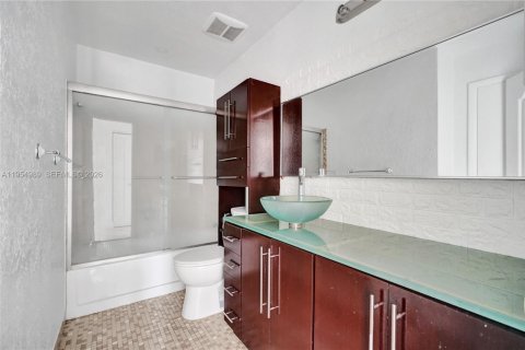 Adosado en venta en Miami, Florida, 3 dormitorios, 97.55 m2 № 2041277 - foto 22