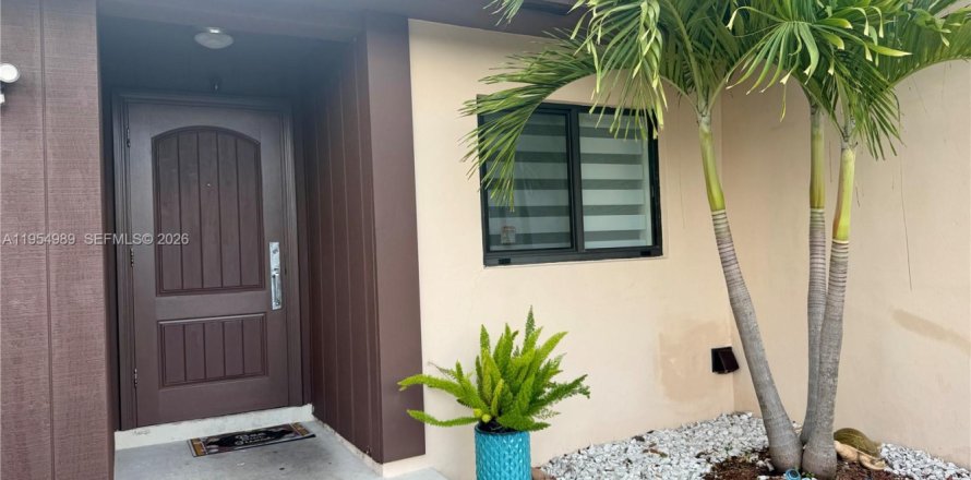 Таунхаус в Майами, Флорида 3 спальни, 97.55м2 № 2041277