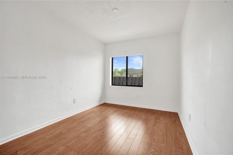 Adosado en venta en Miami, Florida, 3 dormitorios, 97.55 m2 № 2041277 - foto 30