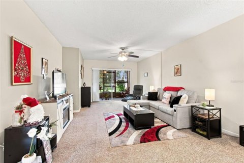 Condo in Dunedin, Florida, 2 bedrooms № 2383364 - photo 13