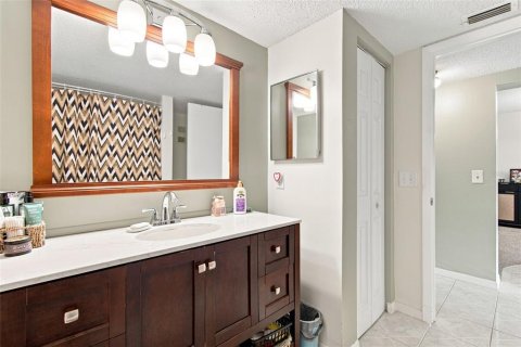 Condo in Dunedin, Florida, 2 bedrooms № 2383364 - photo 19