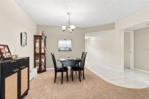 Condo in Dunedin, Florida, 2 bedrooms № 2383364 - photo 10
