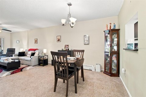 Condo in Dunedin, Florida, 2 bedrooms № 2383364 - photo 8