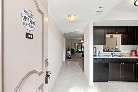 Condo in Dunedin, Florida, 2 bedrooms № 2383364 - photo 4