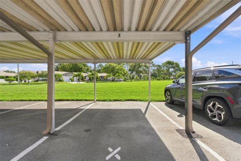 Condo in Dunedin, Florida, 2 bedrooms № 2383364 - photo 28
