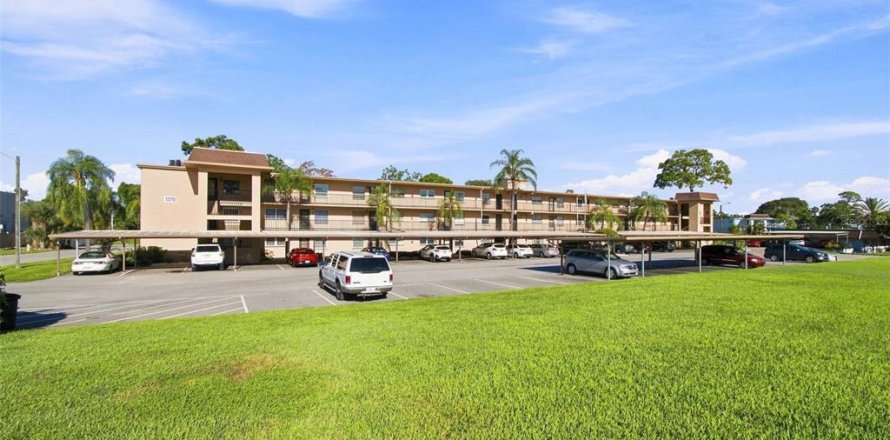 Condo in Dunedin, Florida, 2 bedrooms № 2383364