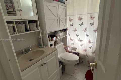 Купить виллу или дом в Майами-Гарденс, Флорида 3 спальни, 157.19м2, № 1927388 - фото 11