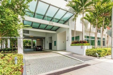 Condo in Miami, Florida, 2 bedrooms  № 2001057 - photo 6