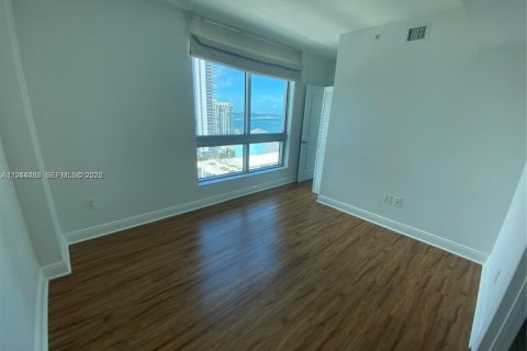 Condo in Miami, Florida, 2 bedrooms  № 2001057 - photo 23