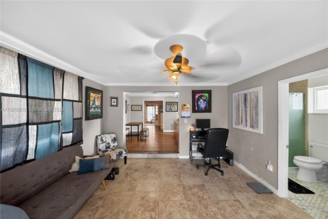 Купить виллу или дом в Майами-Шорс, Флорида 3 спальни, 129.41м2, № 2044981 - фото 11