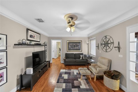 Купить виллу или дом в Майами-Шорс, Флорида 3 спальни, 129.41м2, № 2044981 - фото 4