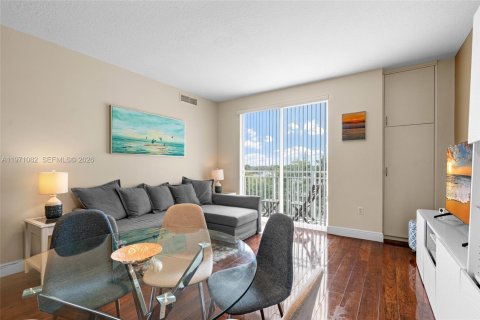 Copropriété à vendre à Miami, Floride: 2 chambres, 79.15 m2 № 2146426 - photo 3