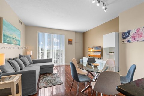 Copropriété à vendre à Miami, Floride: 2 chambres, 79.15 m2 № 2146426 - photo 2