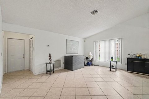 Casa en venta en Palm Bay, Florida, 3 dormitorios, 142.14 m2 № 2384067 - foto 2