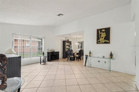 Casa en venta en Palm Bay, Florida, 3 dormitorios, 142.14 m2 № 2384067 - foto 3