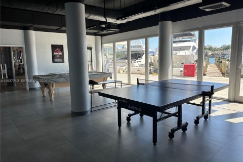 Condominio en venta en Miami Beach, Florida, 62.99 m2 № 1995098 - foto 25