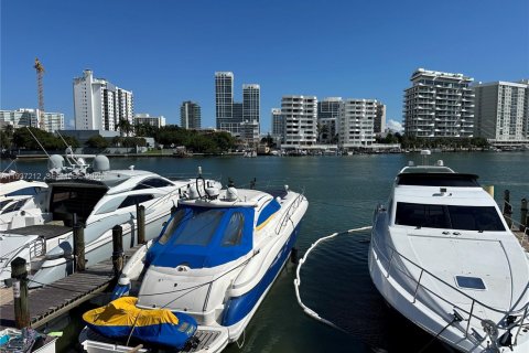 Condominio en venta en Miami Beach, Florida, 62.99 m2 № 1995098 - foto 30