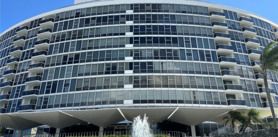 Estudio en el Condominio en Miami Beach, Florida  № 1995098