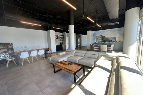 Condominio en venta en Miami Beach, Florida, 62.99 m2 № 1995098 - foto 19