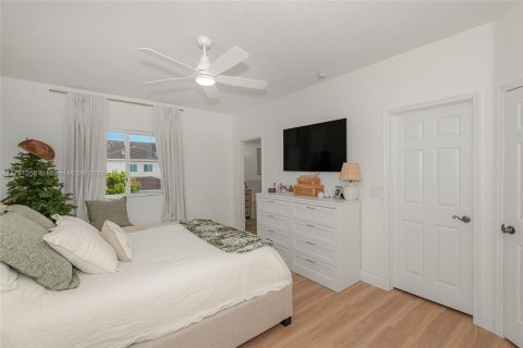 House in Homestead, Florida 2 bedrooms, 132.94 sq.m. № 1874515 - photo 12