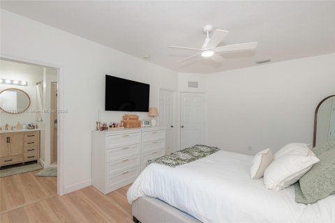 House in Homestead, Florida 2 bedrooms, 132.94 sq.m. № 1874515 - photo 14