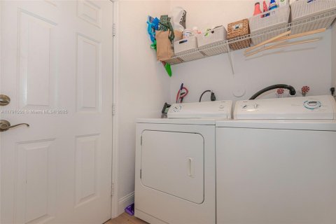 House in Homestead, Florida 2 bedrooms, 132.94 sq.m. № 1874515 - photo 24