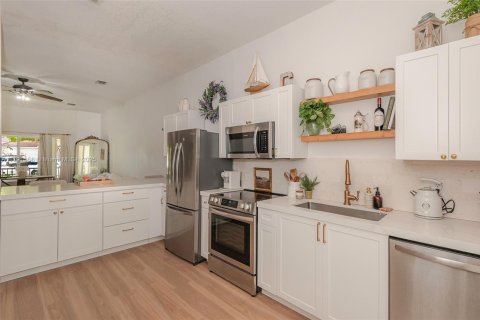 House in Homestead, Florida 2 bedrooms, 132.94 sq.m. № 1874515 - photo 9