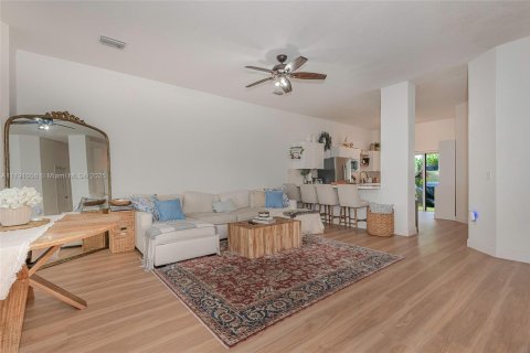 House in Homestead, Florida 2 bedrooms, 132.94 sq.m. № 1874515 - photo 1